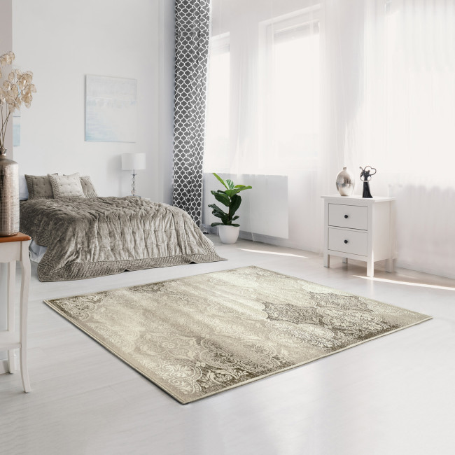 Covor sintetic Delta 8452-1-43265,  Gri/Bej/Maro, design  Geometric